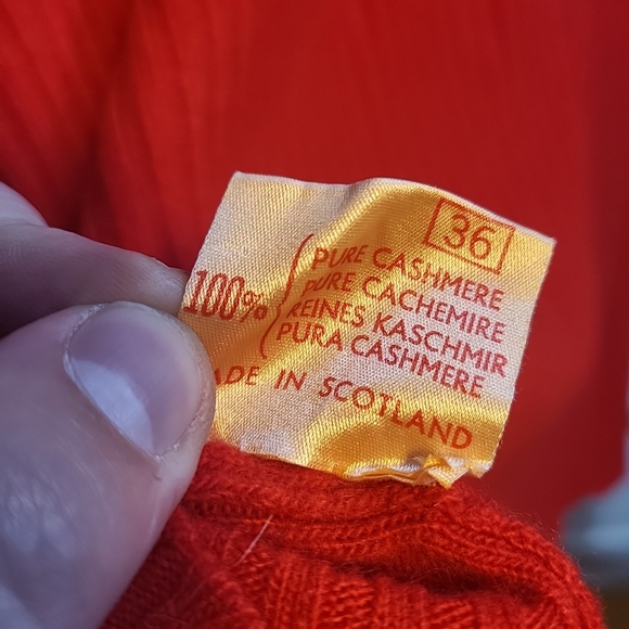 Pringle of Scotland 100% cashmere sweater red Size 36 scotland made - Picture 5 of 5